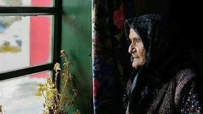 شاب يتزوج من امرأة عجوز