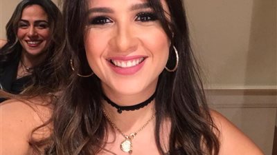الفنانة الجميلة ياسمين عبد العزيز فاجئت الكل وأعلنت خبر اسعد قلوب الناس كلها اخيرا !! مش هتصدقوا الي قالته