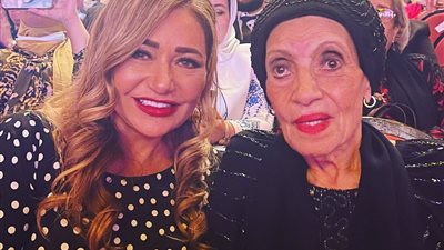  الفنانة ليلى علوي تكشف عن أمر صاډم لعشاق الزعيم عادل إمام