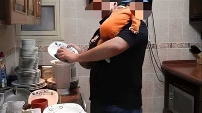 رجل يطلق زوجته بسبب اغنية مسيطرة