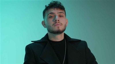 الشامي يلتقي بأهله بعد غياب سنين طويلة لحظات مؤثرة يوثقها عند لقائه بوالدته