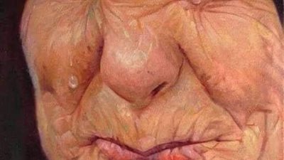 رجل ابكى والدته ليضحك زوجته